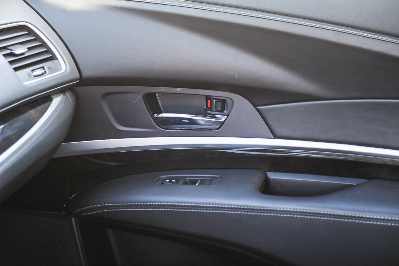 Thumbnail: 2018 Acura RLX - 21