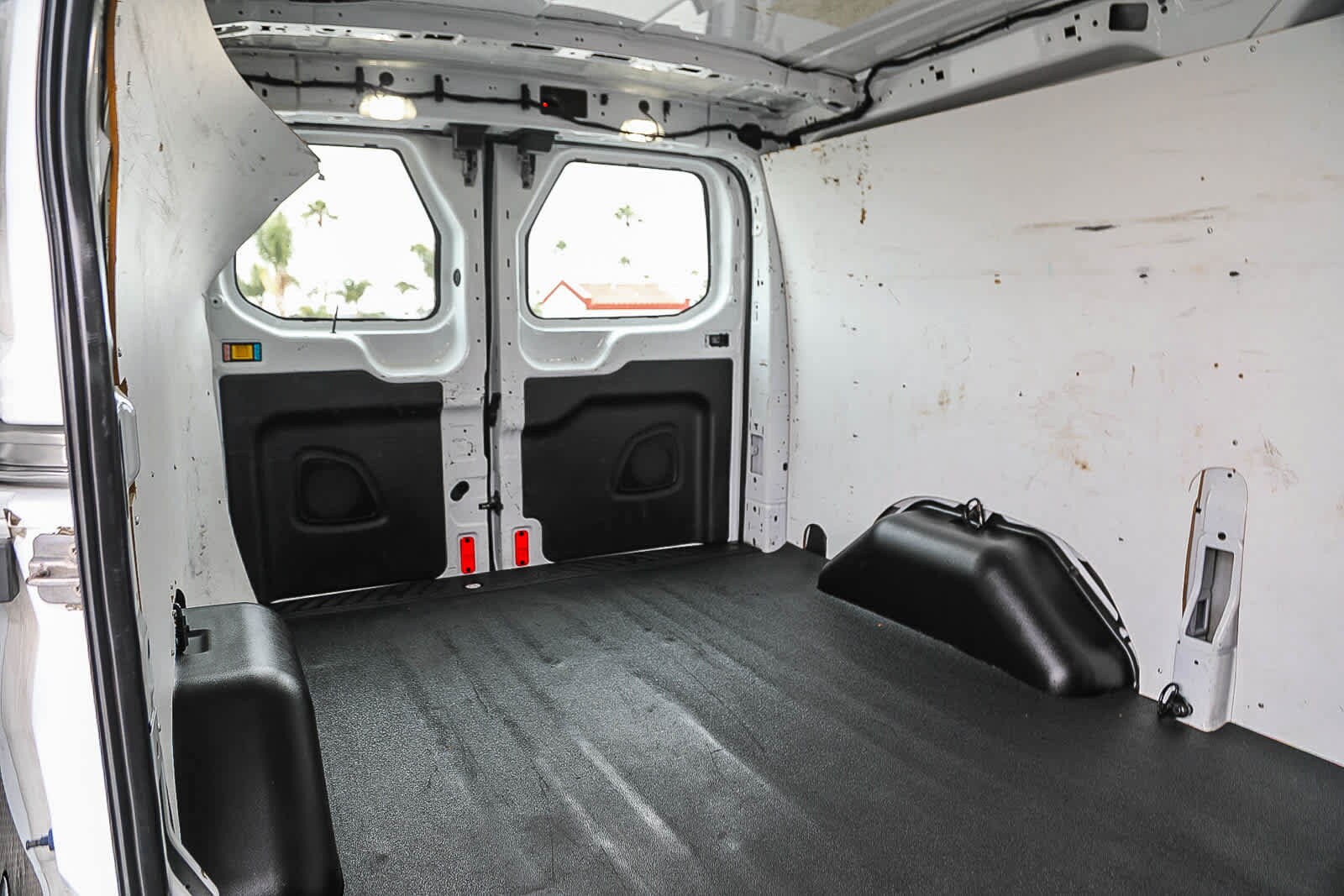 Thumbnail: 2015 Ford Transit Series - 23