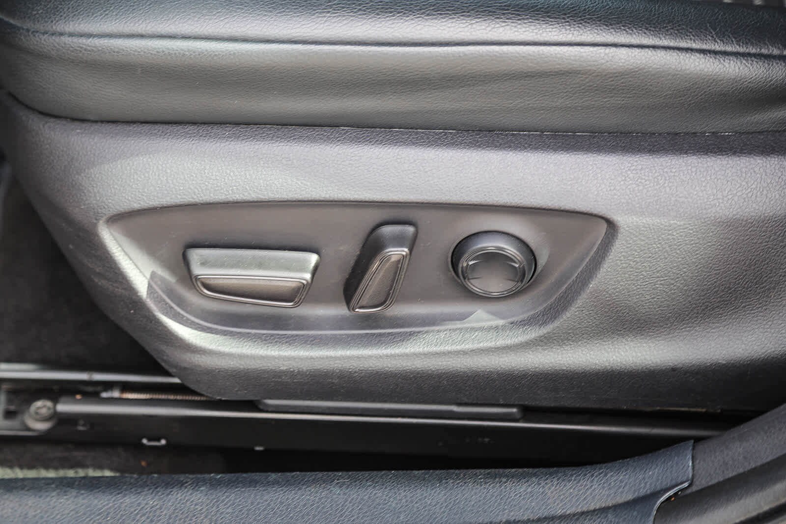 Thumbnail: 2022 Toyota Camry - 19