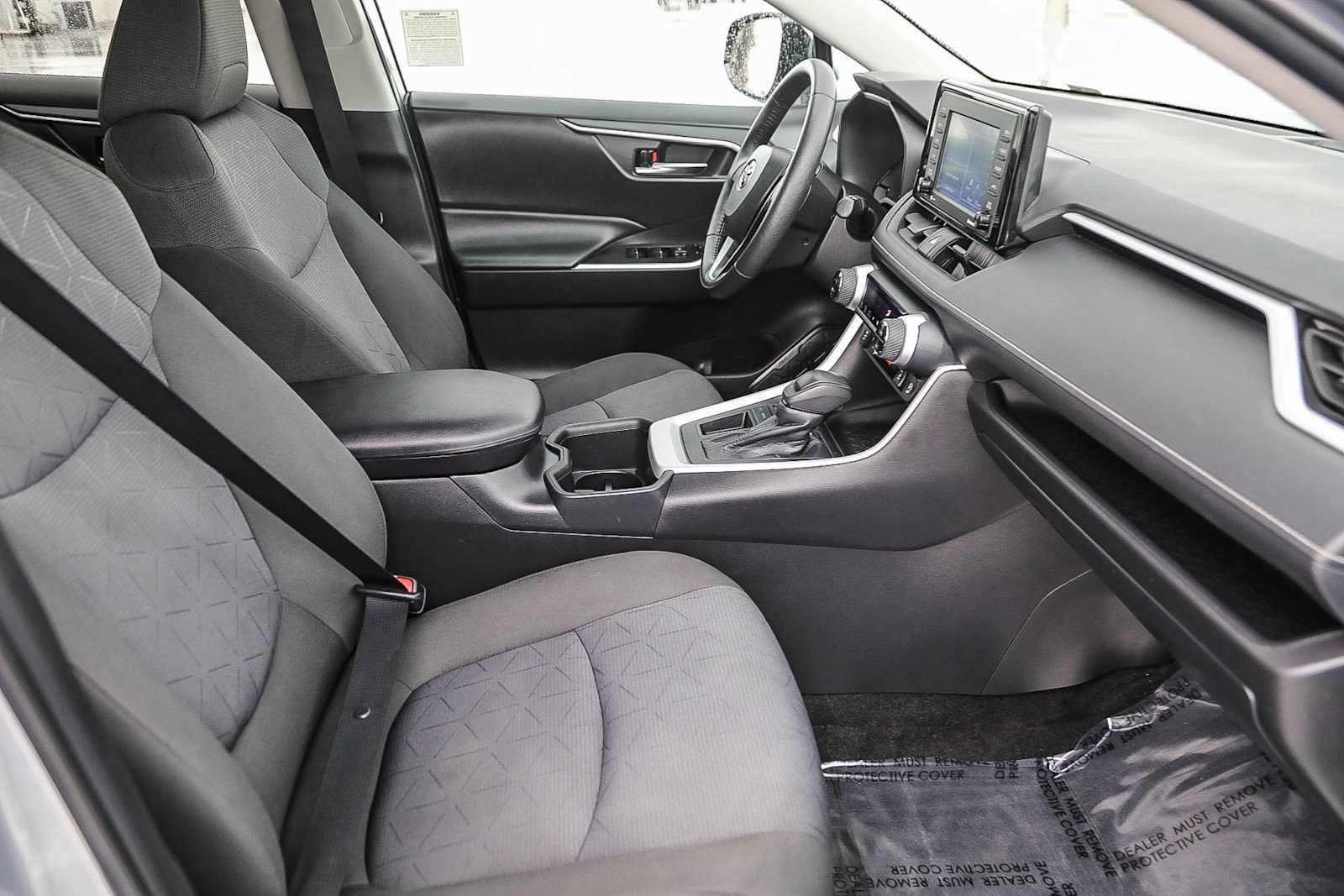 Thumbnail: 2022 Toyota RAV4 - 17