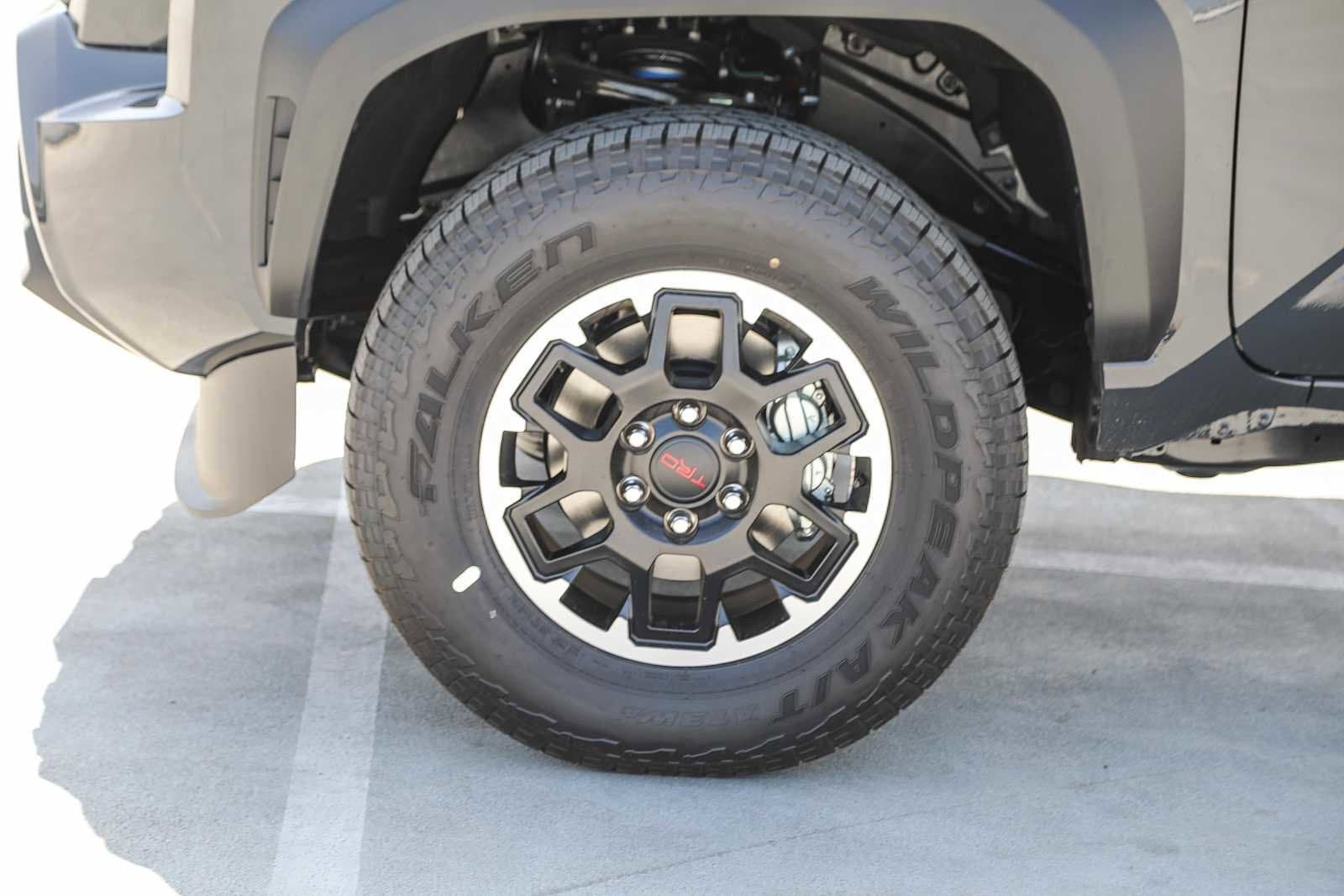 2025 Toyota Tacoma TRD Off-Road 9