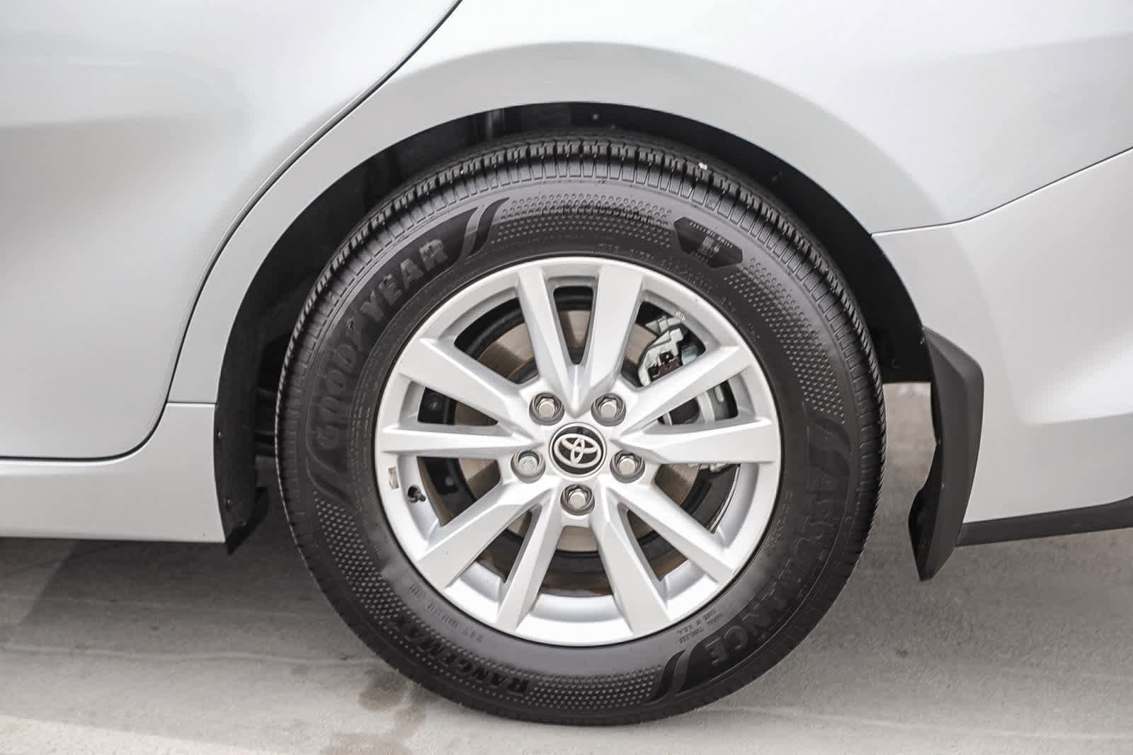 Thumbnail: 2025 Toyota Camry - 10