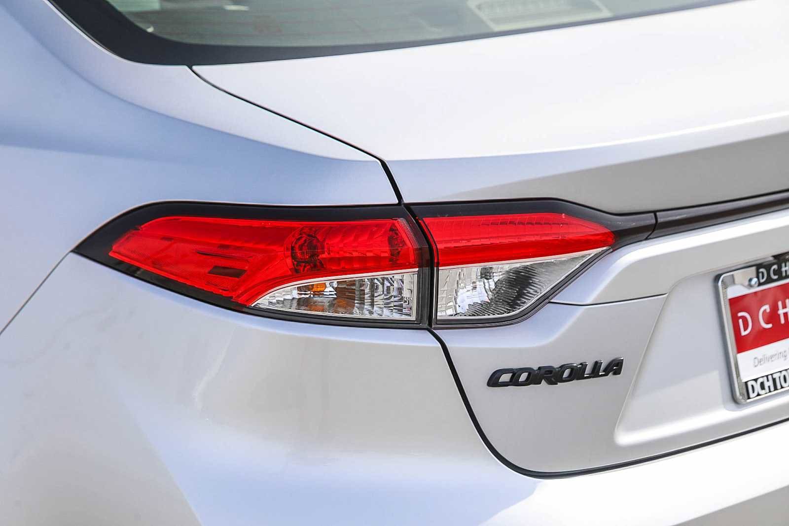 Thumbnail: 2022 Toyota Corolla - 10