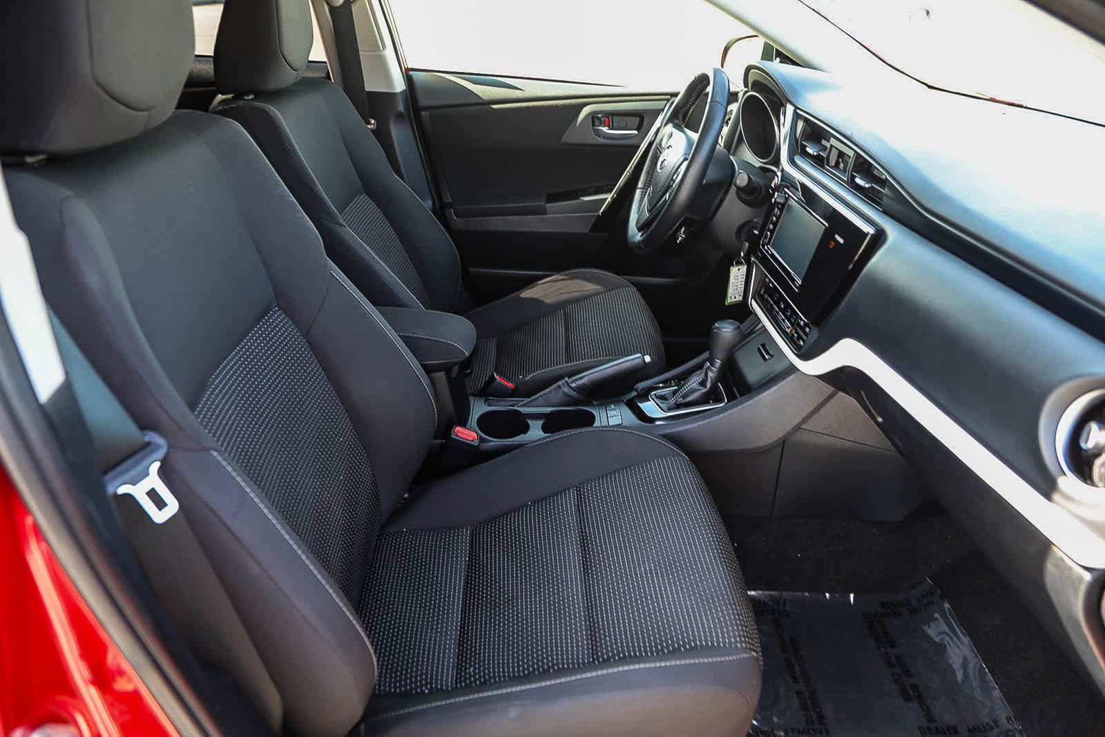 Thumbnail: 2018 Toyota Corolla iM - 16