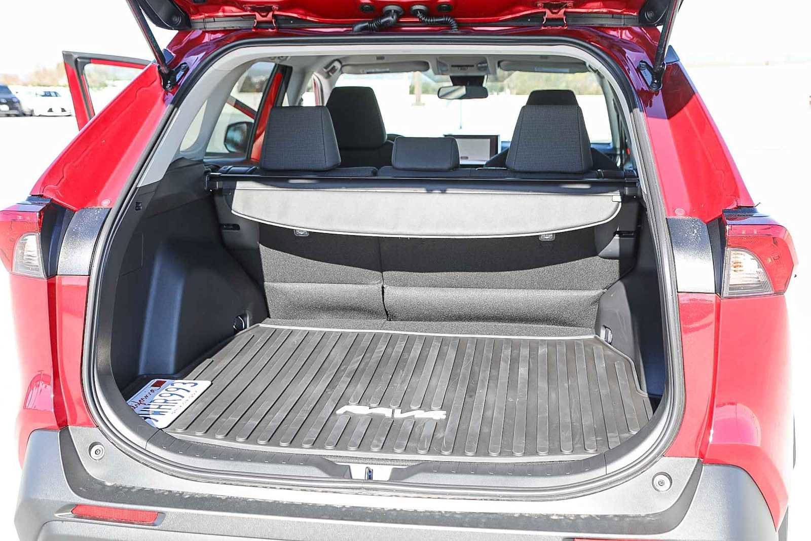 Thumbnail: 2025 Toyota RAV4 - 25