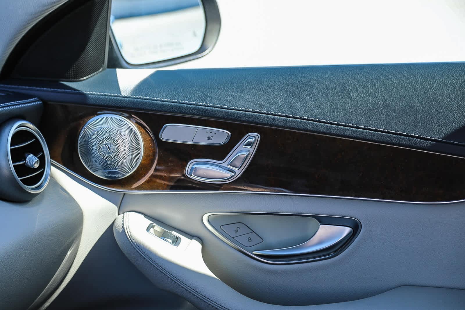 Thumbnail: 2017 Mercedes-Benz C-Class - 21