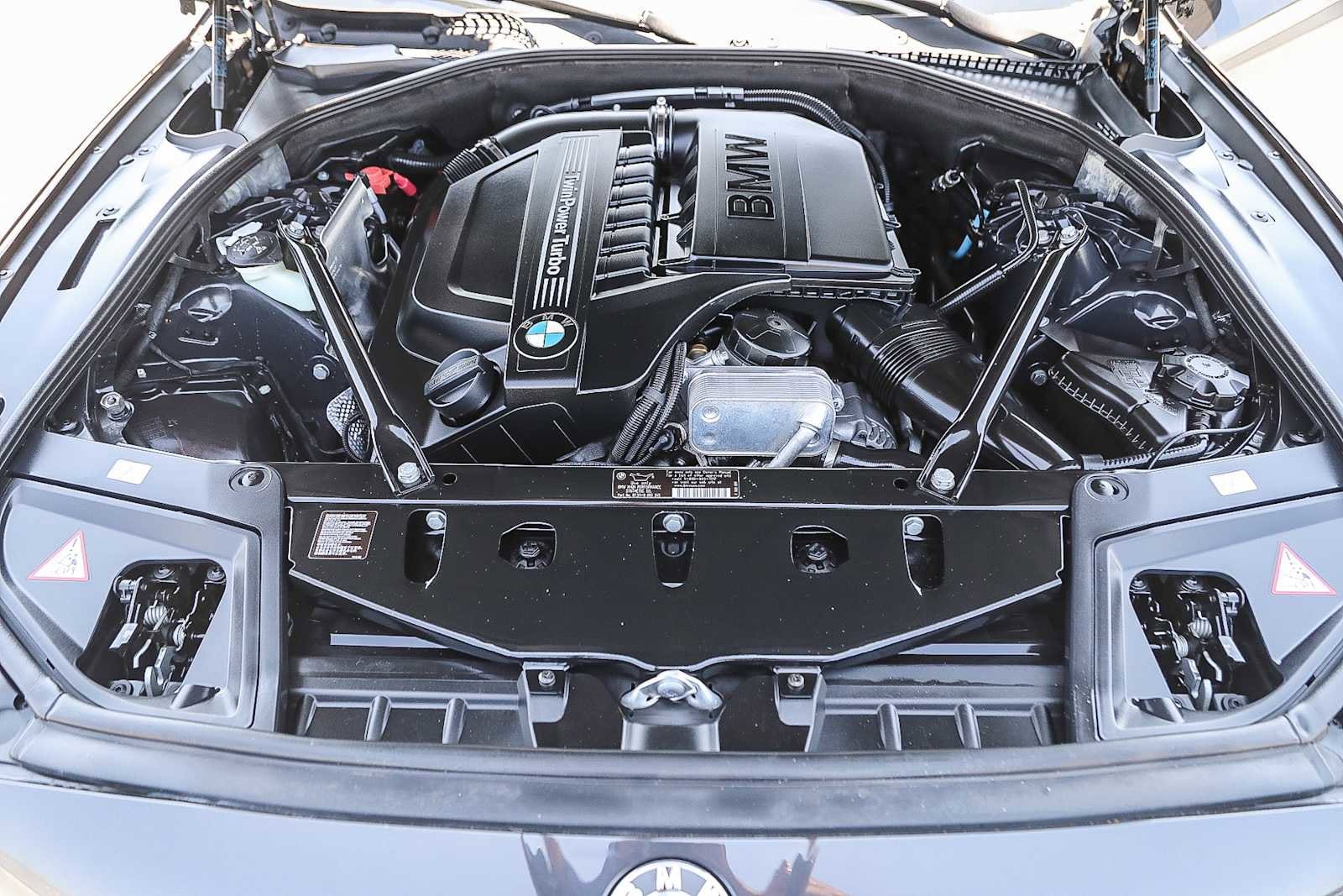 Thumbnail: 2012 BMW 5 Series - 23