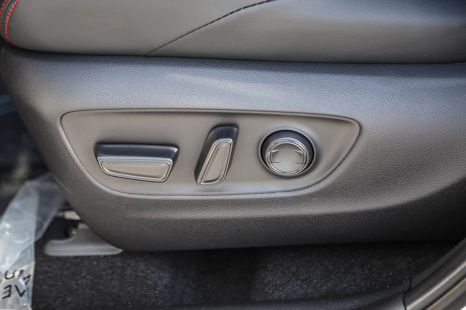 Thumbnail: 2025 Toyota RAV4 - 21