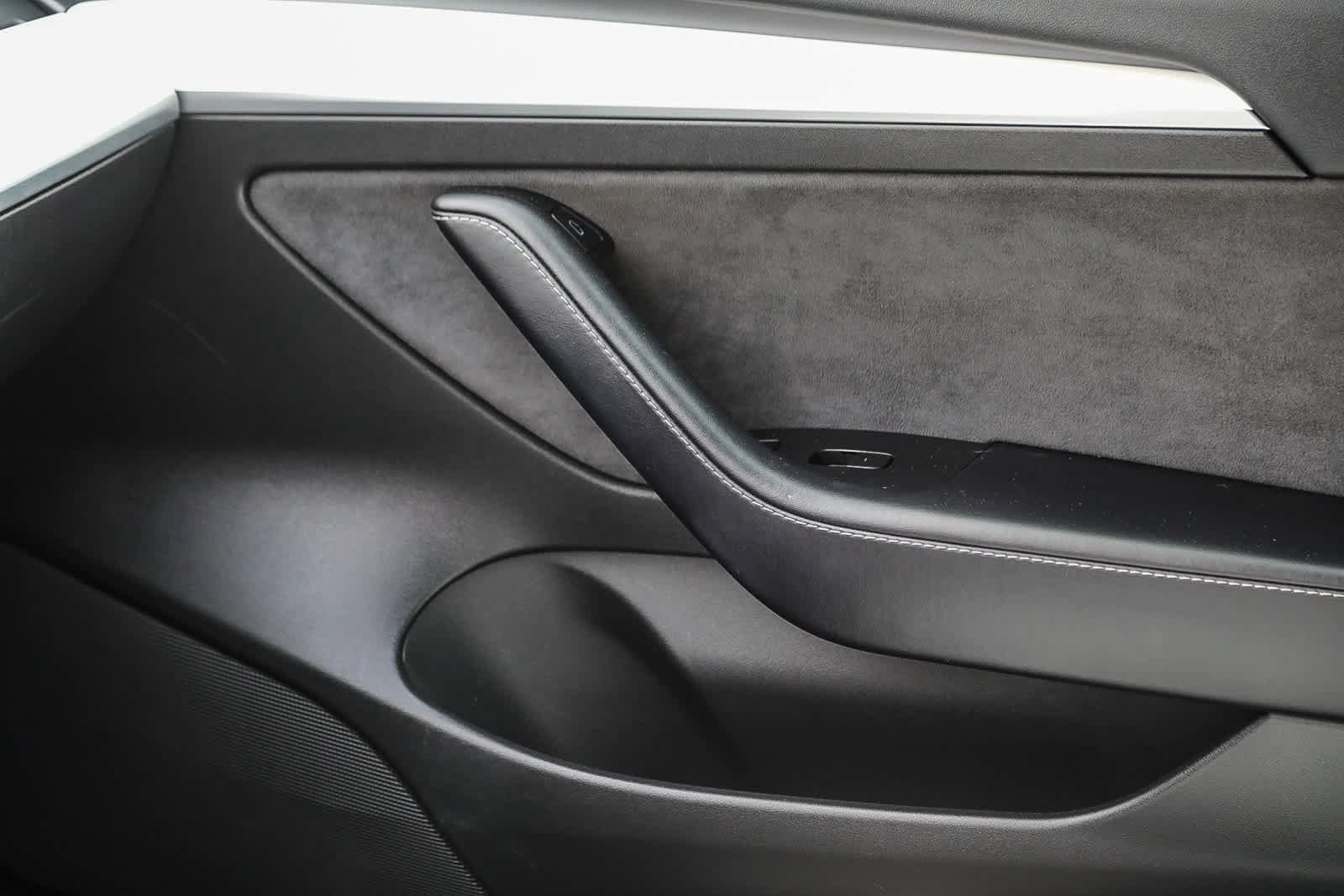 Thumbnail: 2022 Tesla Model 3 - 21