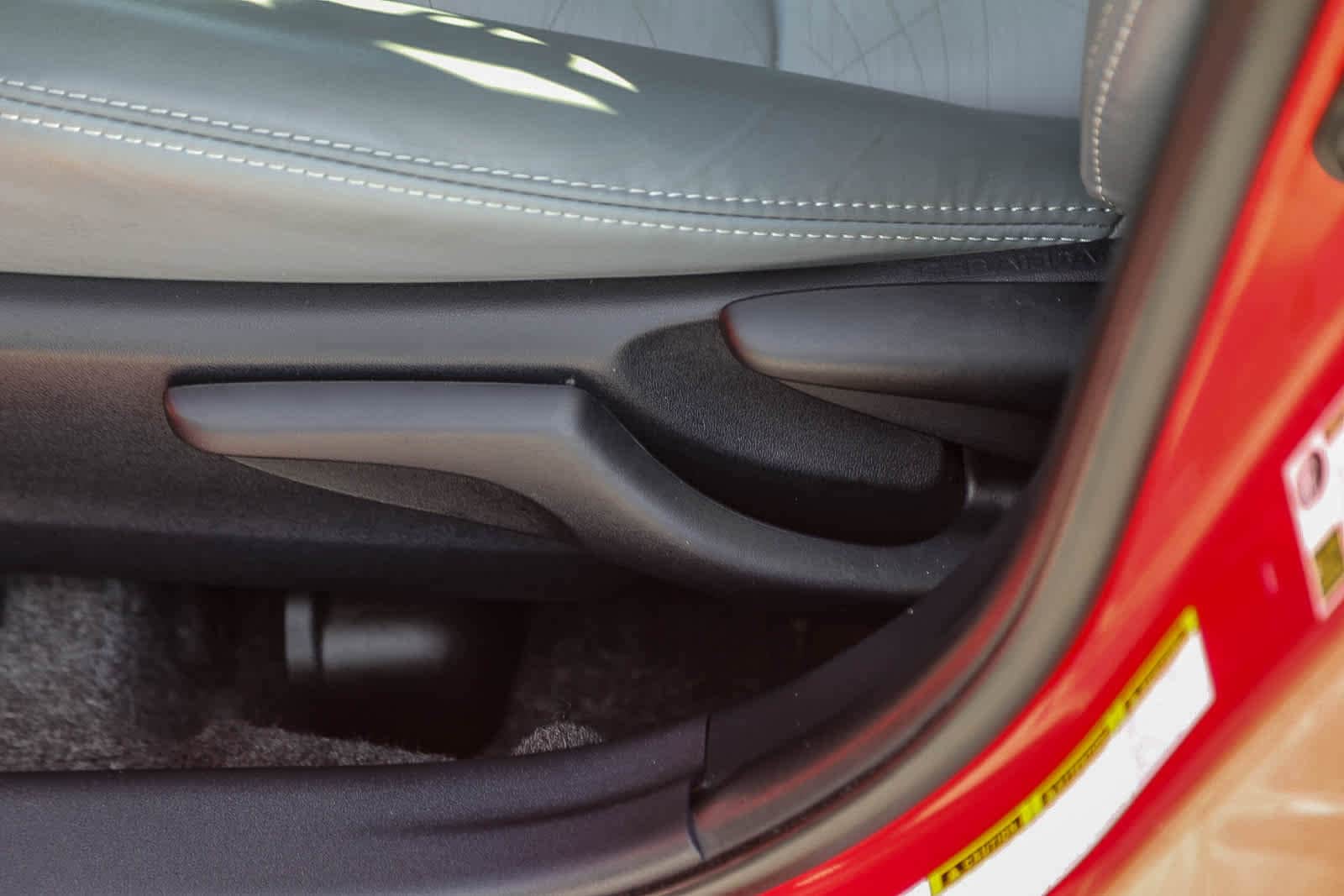 Thumbnail: 2015 Toyota Prius c - 19