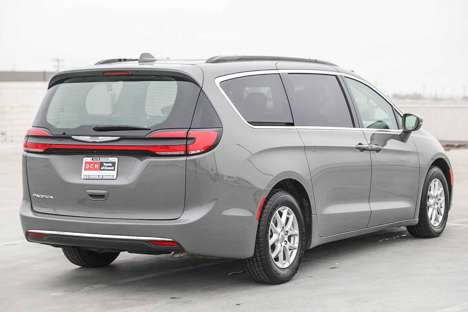 Thumbnail: 2022 Chrysler Pacifica - 5