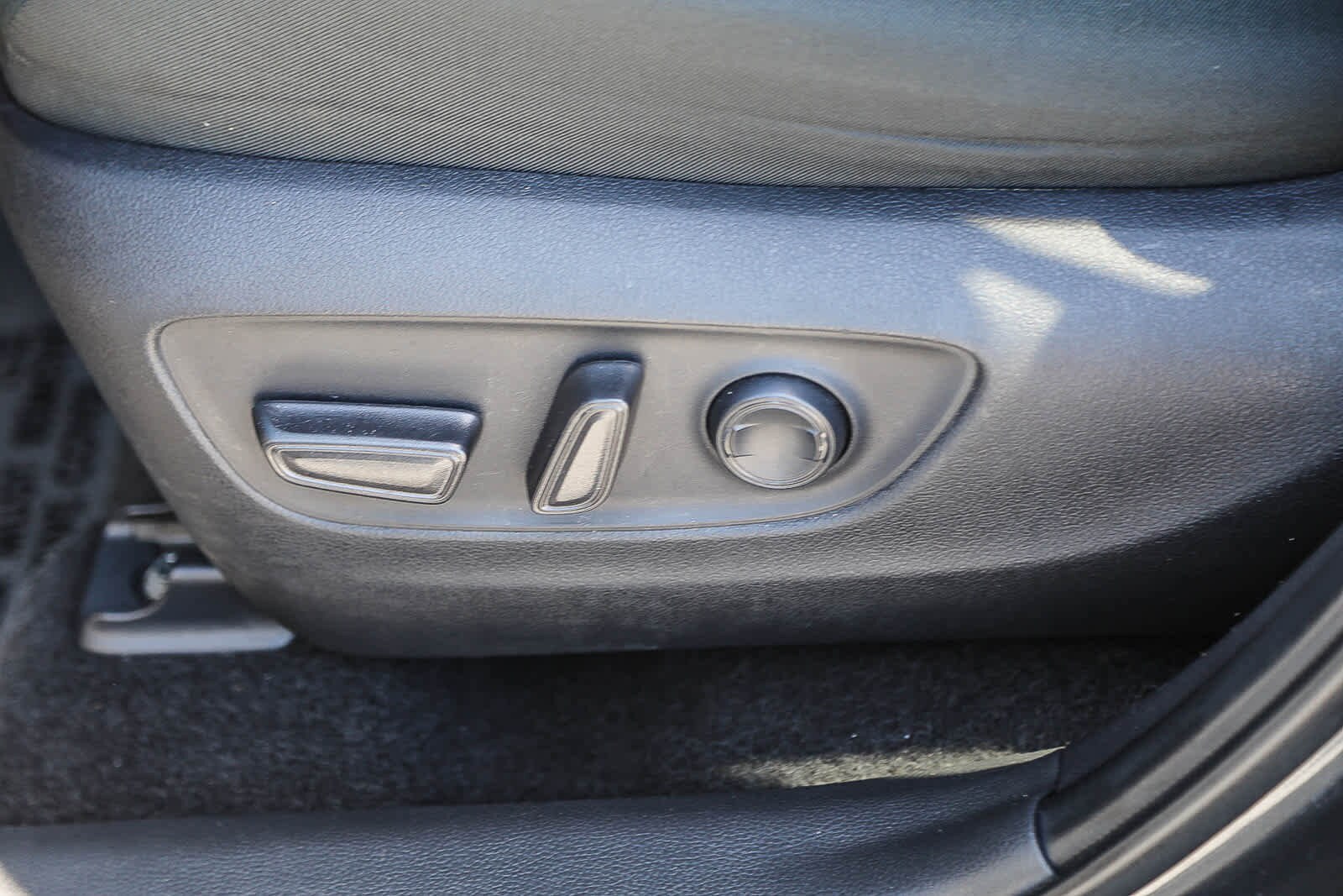 Thumbnail: 2024 Toyota RAV4 - 20