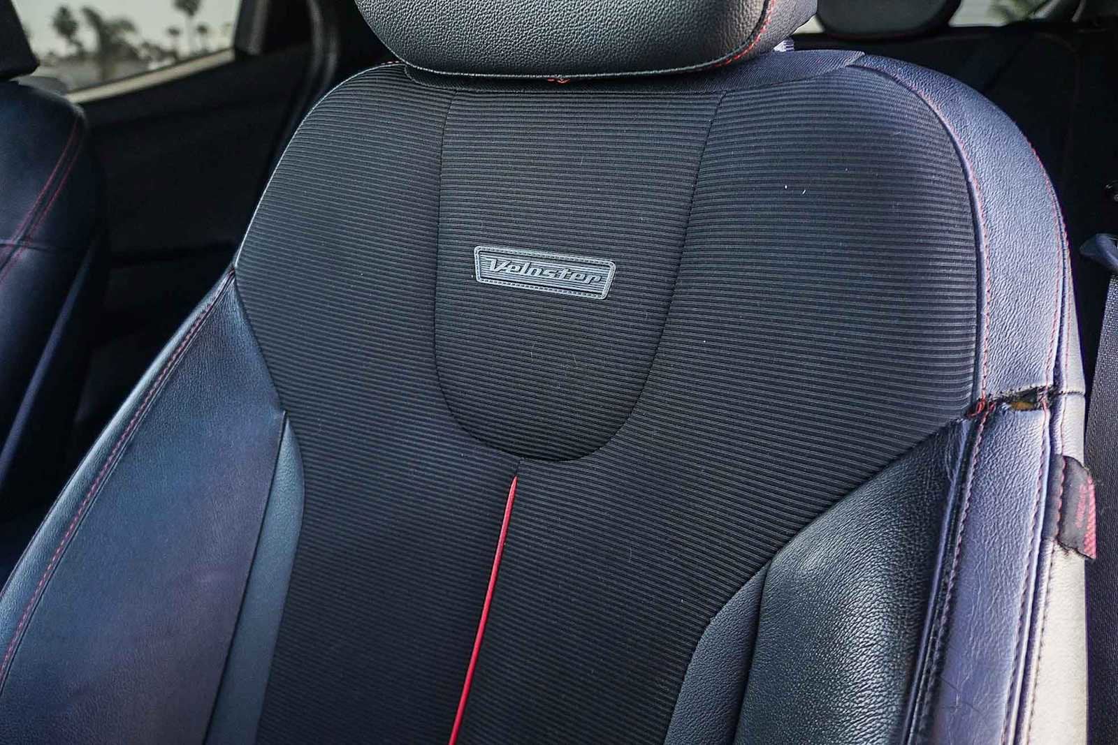 Thumbnail: 2019 Hyundai Veloster - 28