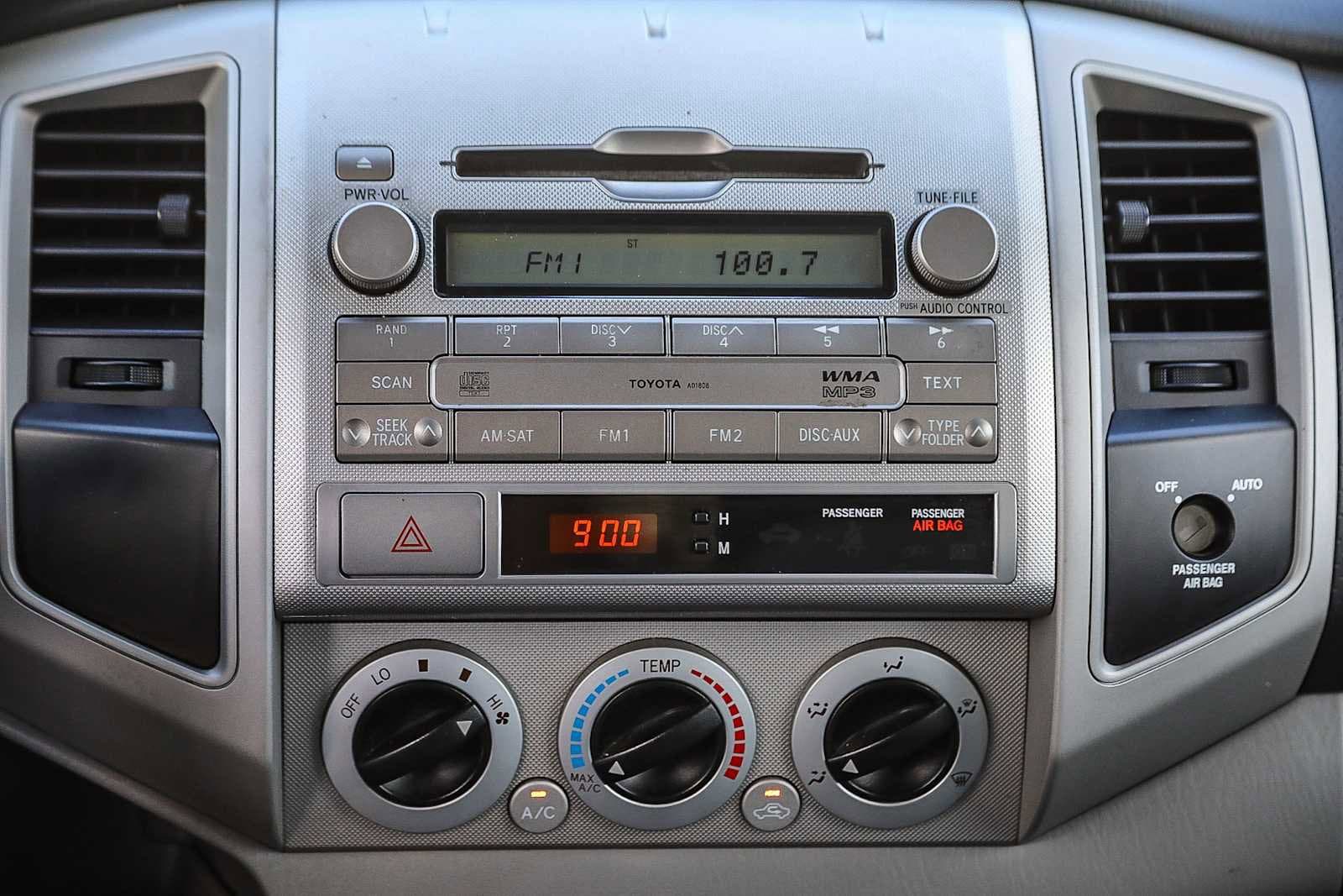 Thumbnail: 2010 Toyota Tacoma - 13