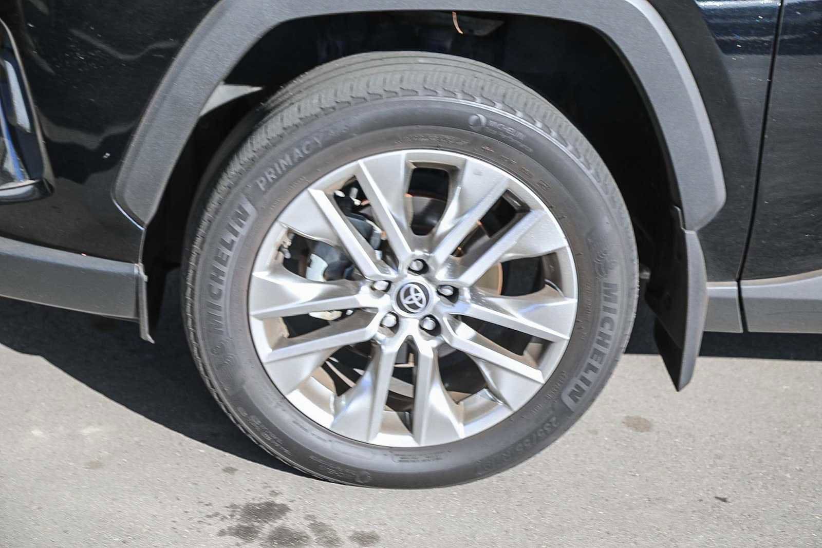 Thumbnail: 2022 Toyota RAV4 - 8