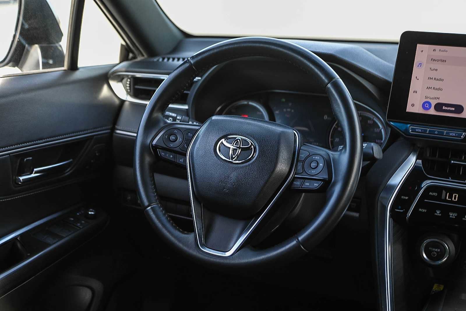 Thumbnail: 2023 Toyota Venza - 15