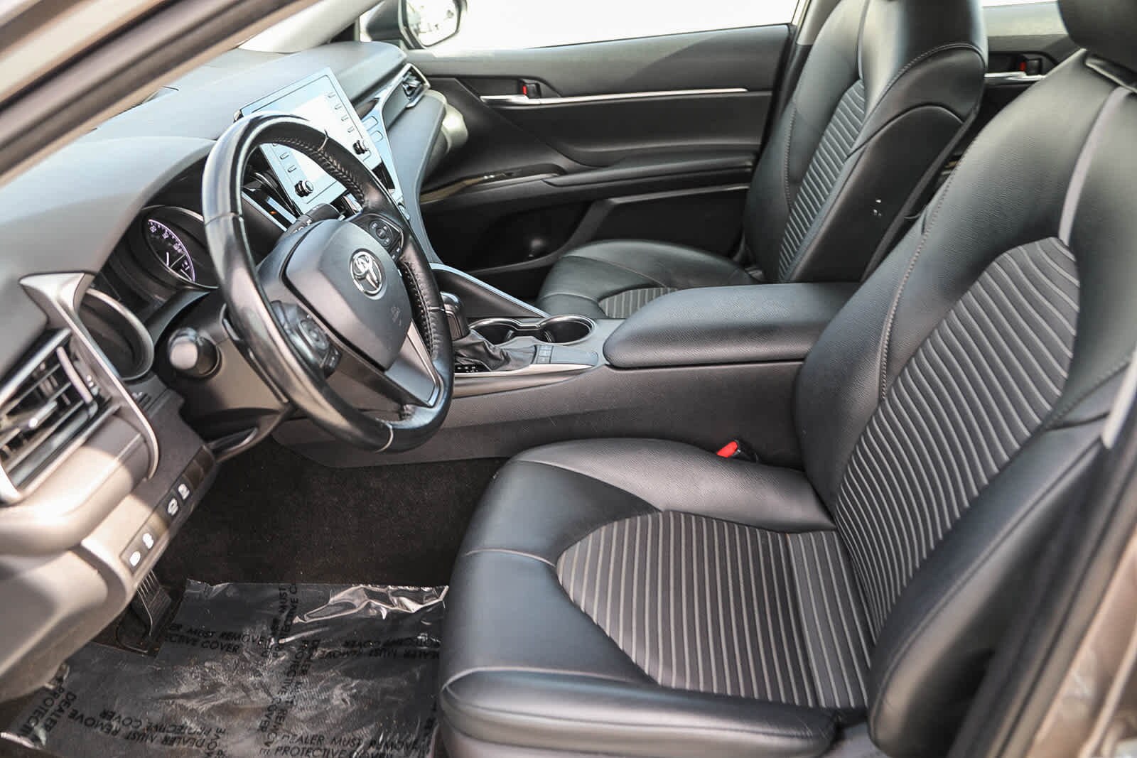 Thumbnail: 2022 Toyota Camry - 17