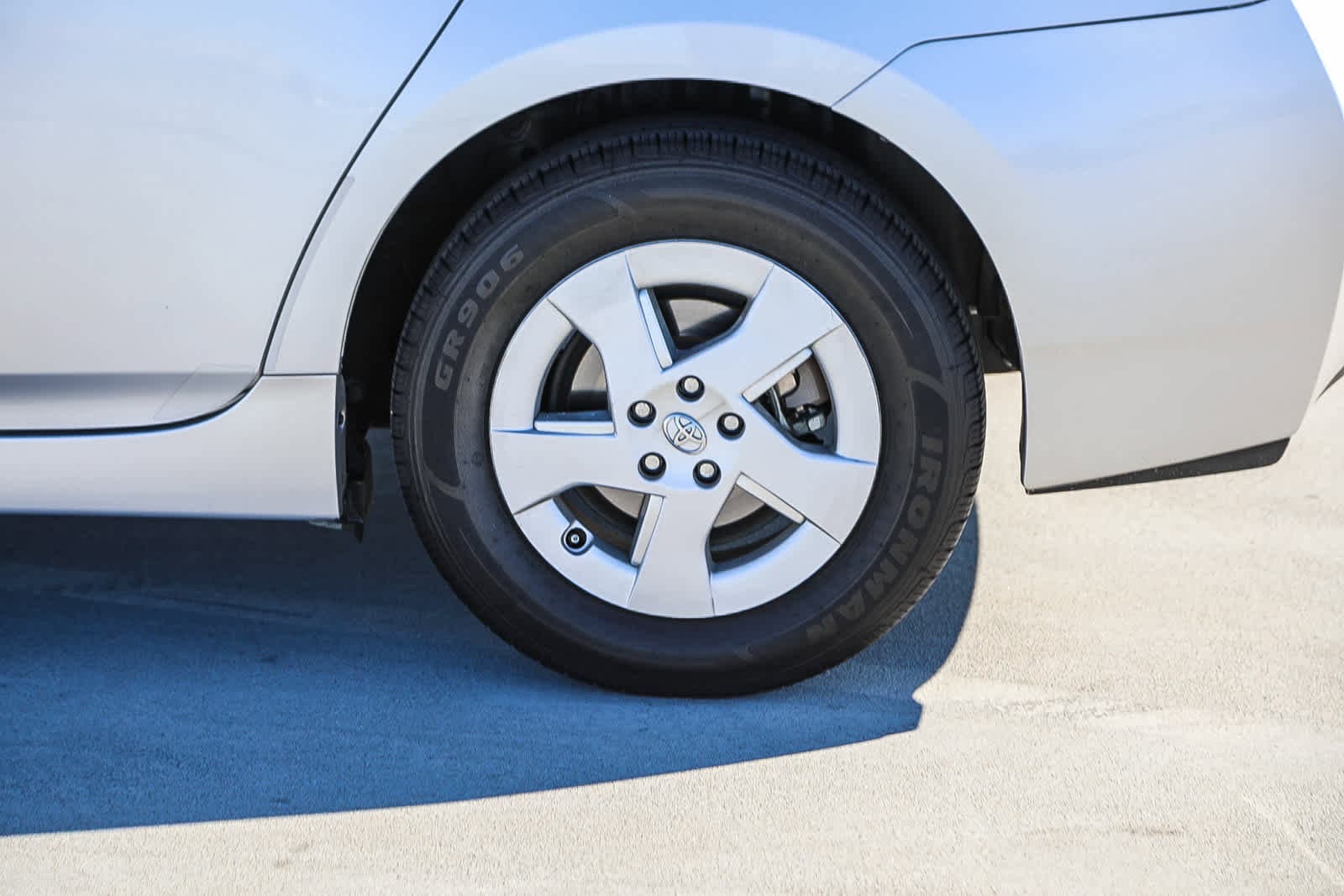 Thumbnail: 2011 Toyota Prius - 11