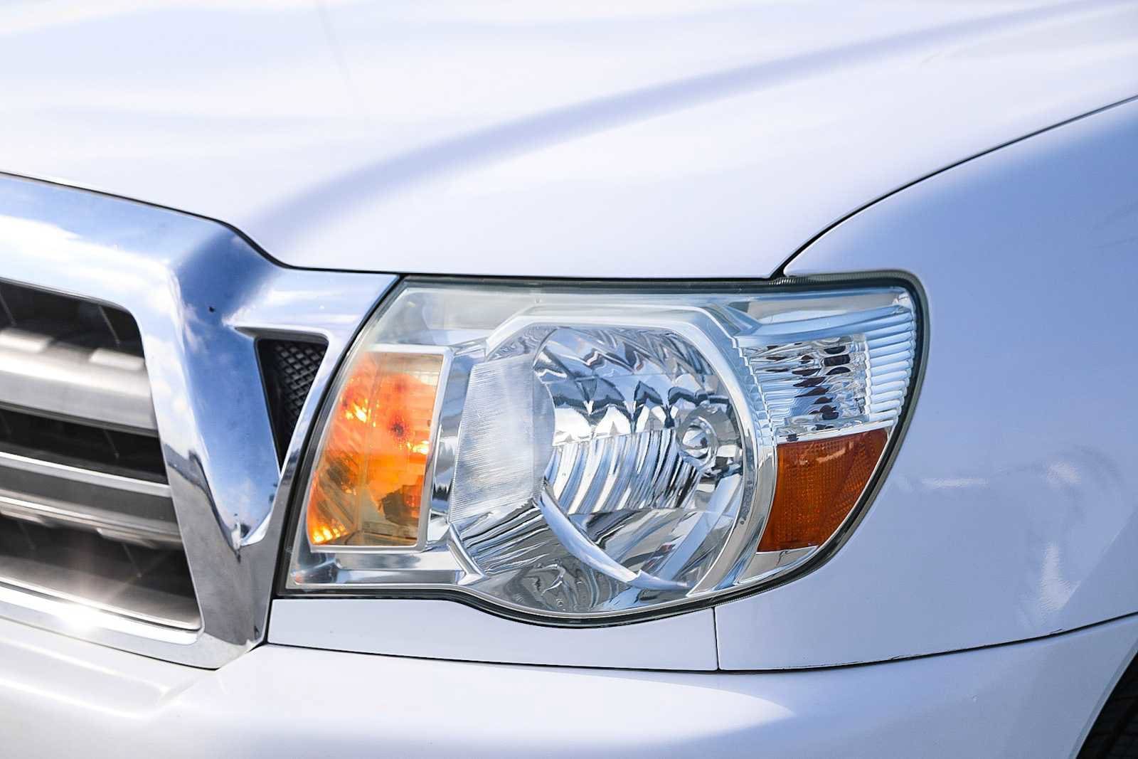 Thumbnail: 2010 Toyota Tacoma - 7