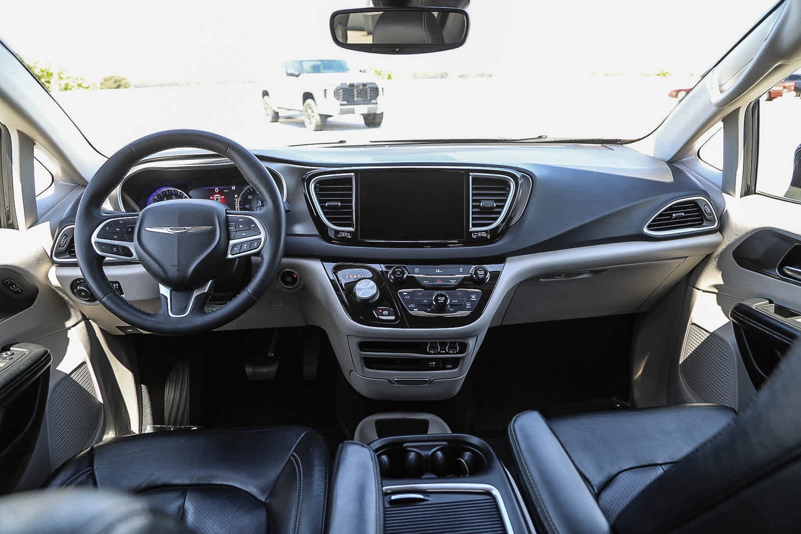 Thumbnail: 2022 Chrysler Pacifica - 12