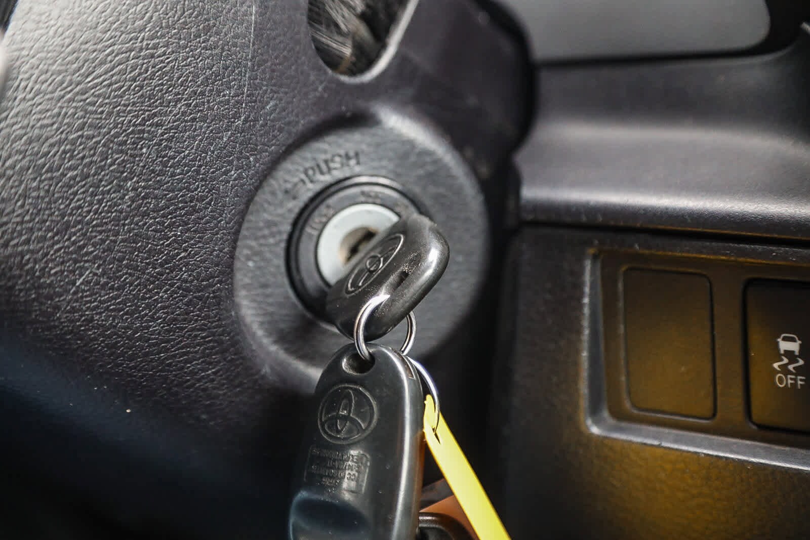 Thumbnail: 2016 Toyota Tundra - 21