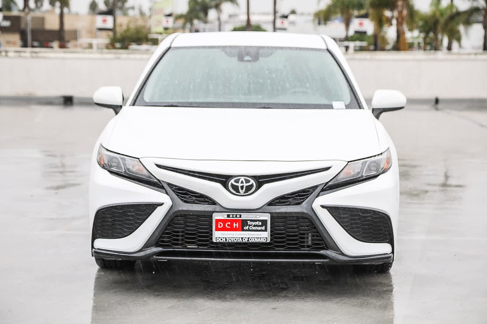 2021 Toyota Camry SE photo 2