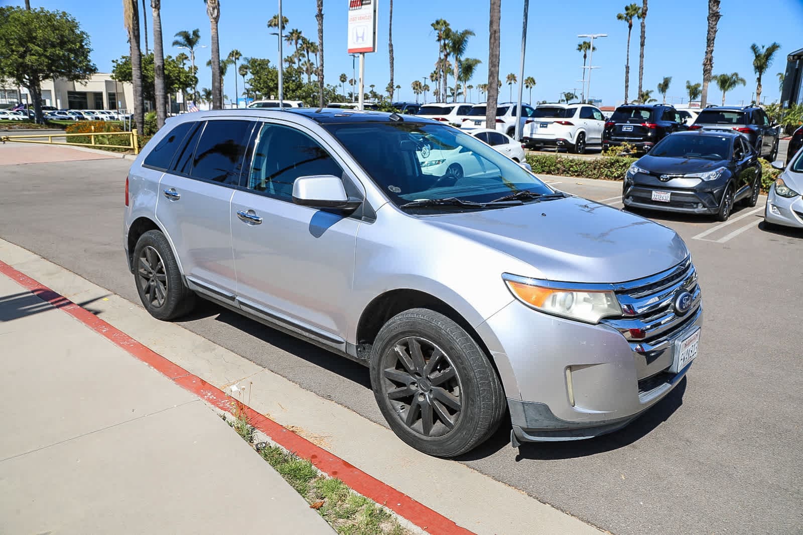 Thumbnail: 2011 Ford Edge - 4