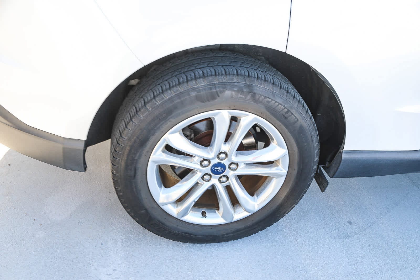 Thumbnail: 2016 Ford Edge - 13