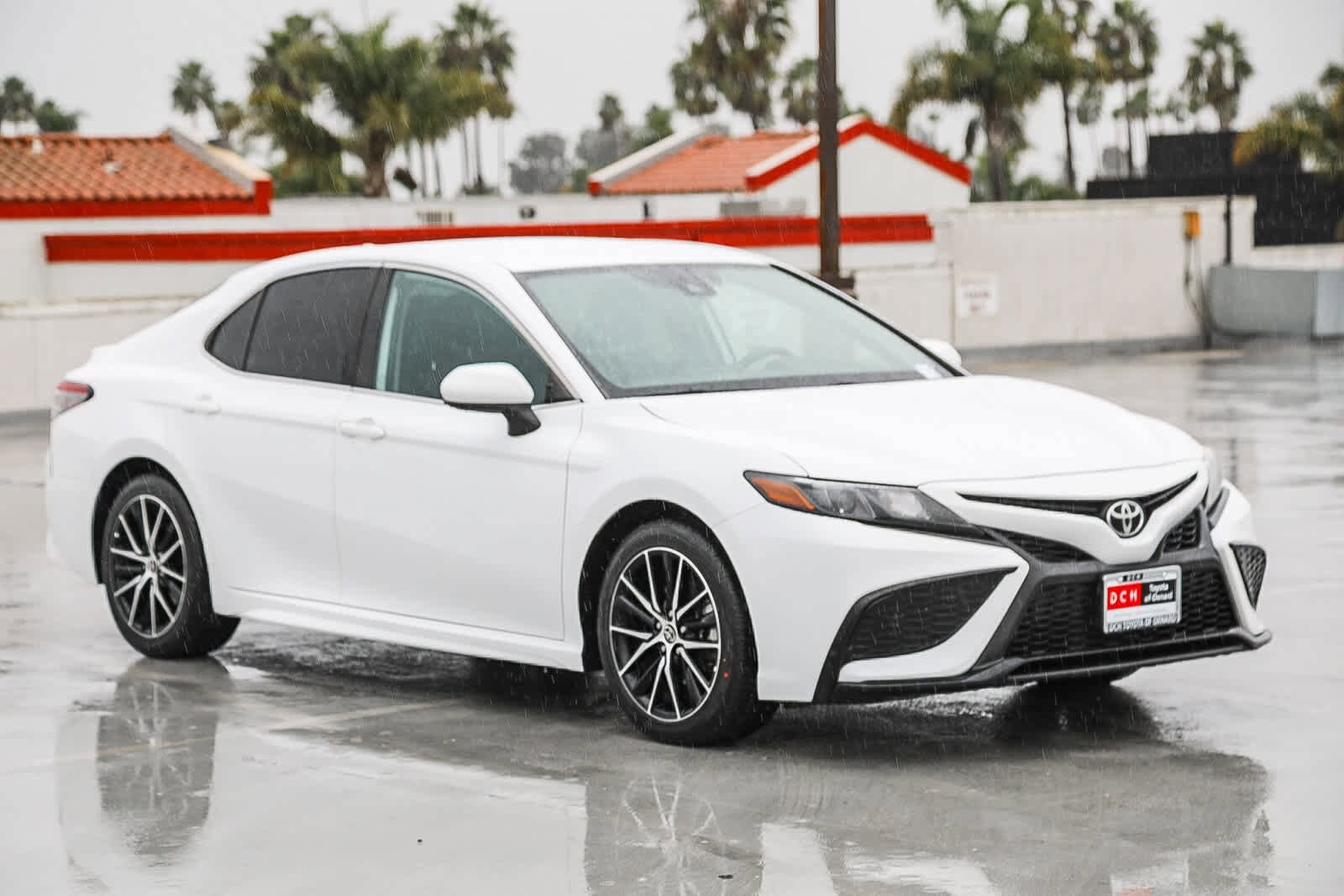 2021 Toyota Camry SE photo 3