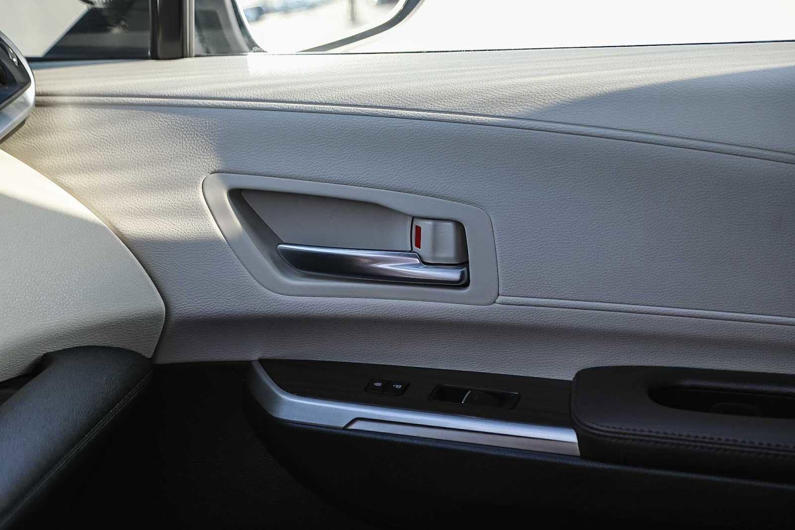 Thumbnail: 2024 Toyota Sienna - 22