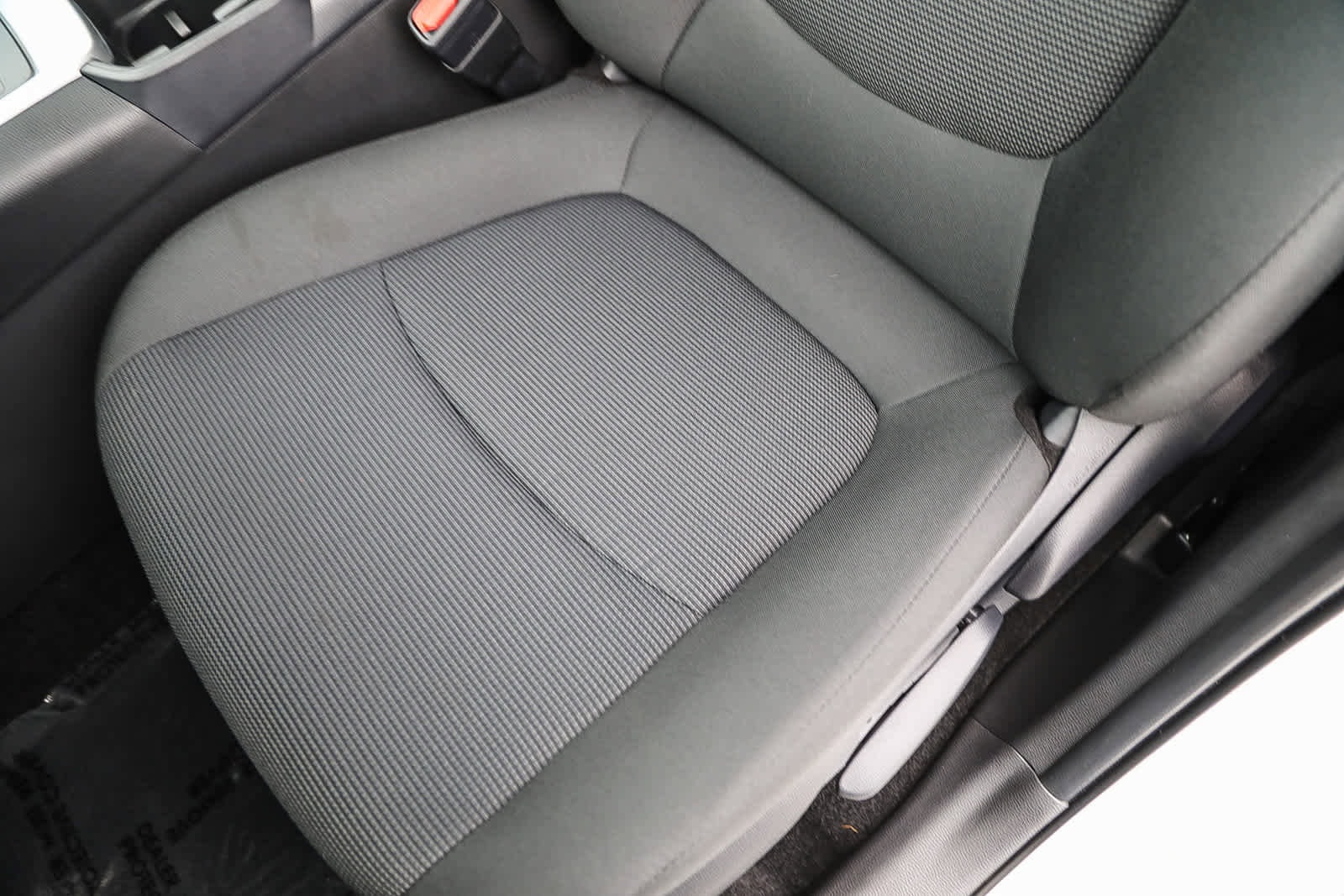 Thumbnail: 2025 Toyota RAV4 - 25