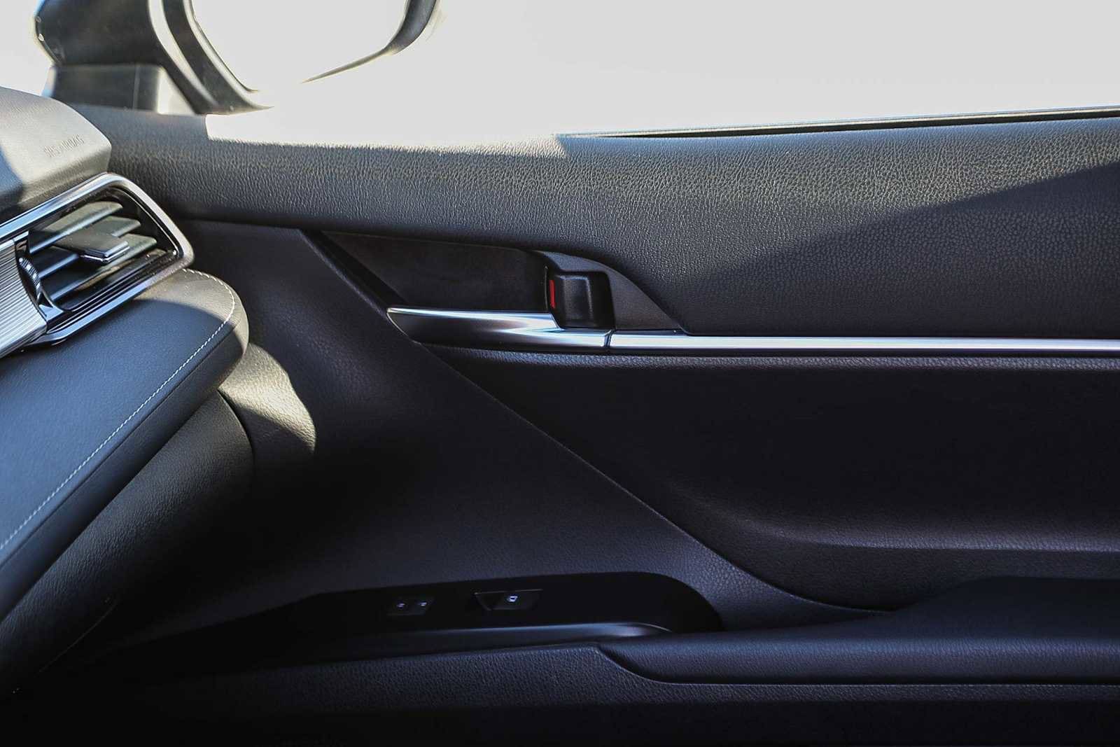 Thumbnail: 2019 Toyota Camry - 20