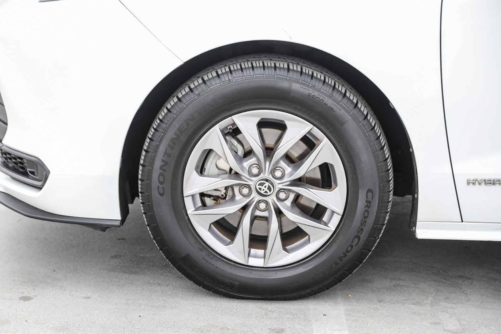 2021 Toyota Sienna LE 9