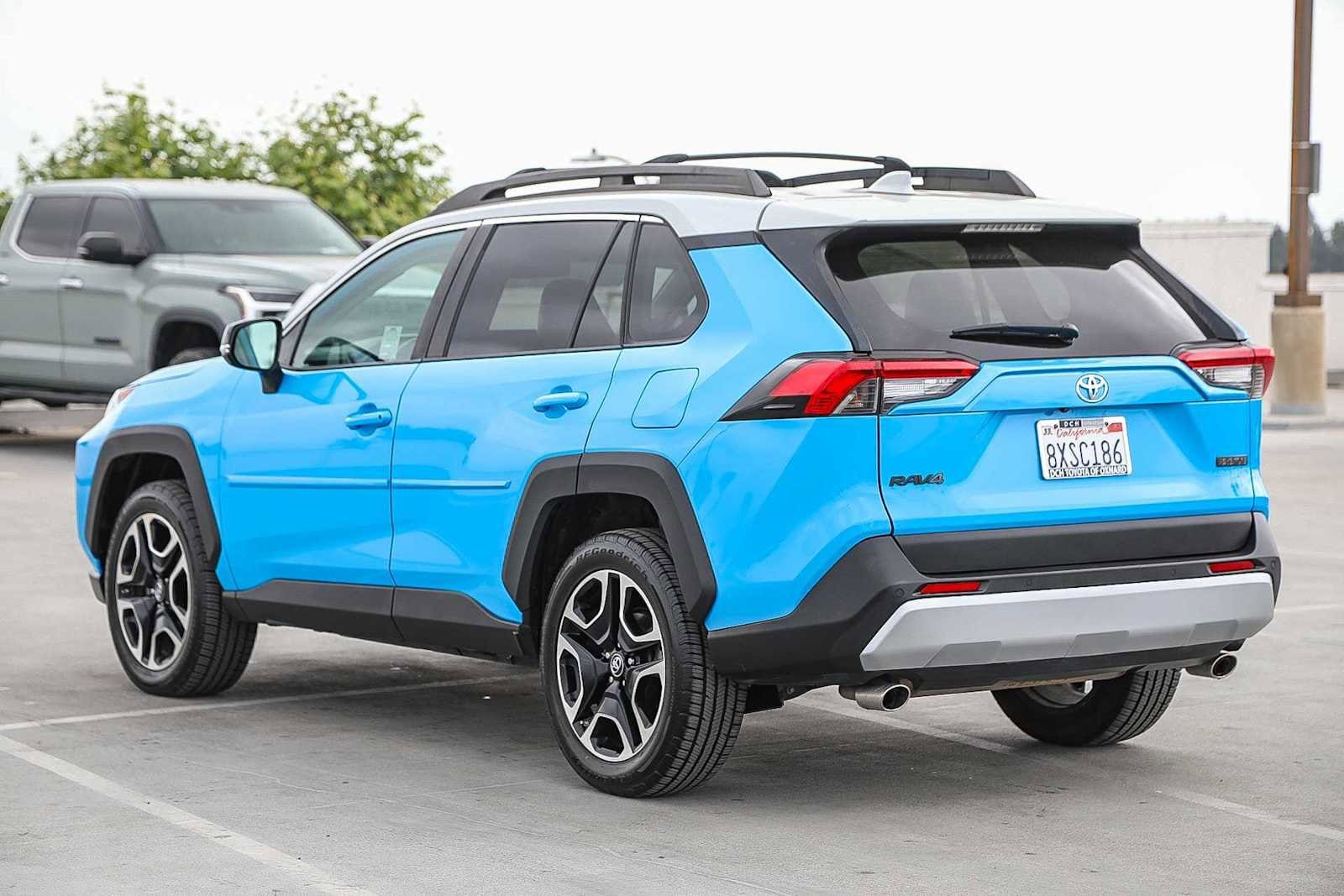 Thumbnail: 2019 Toyota RAV4 - 6