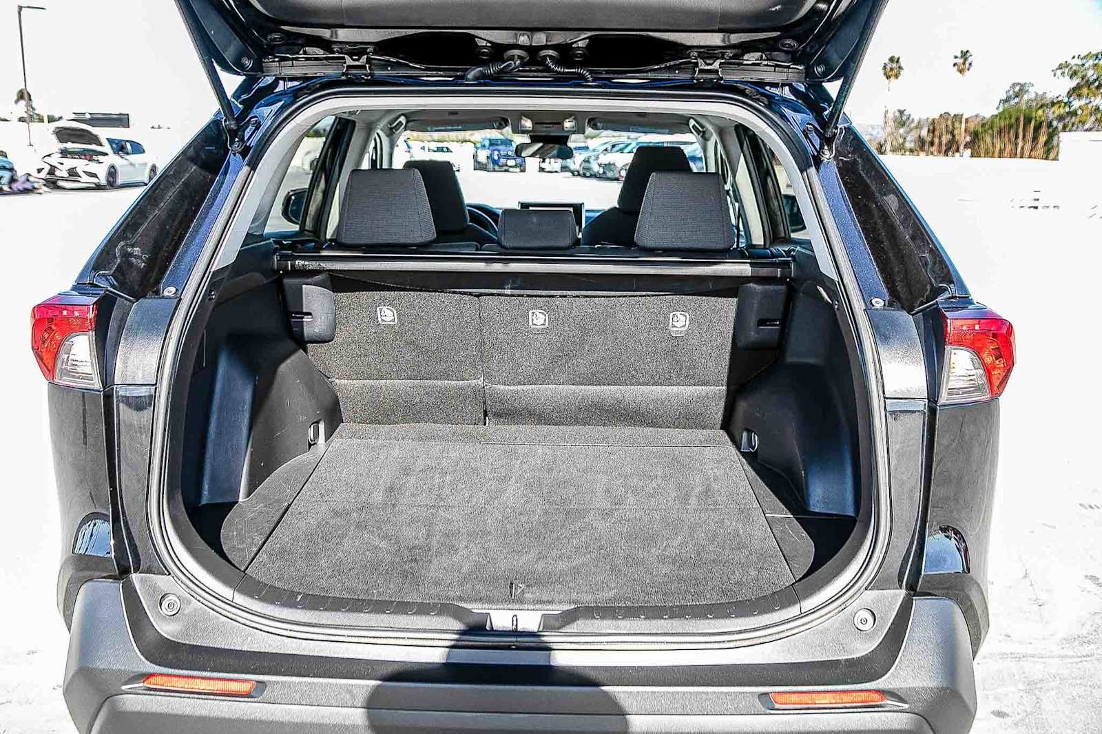 Thumbnail: 2025 Toyota RAV4 - 26