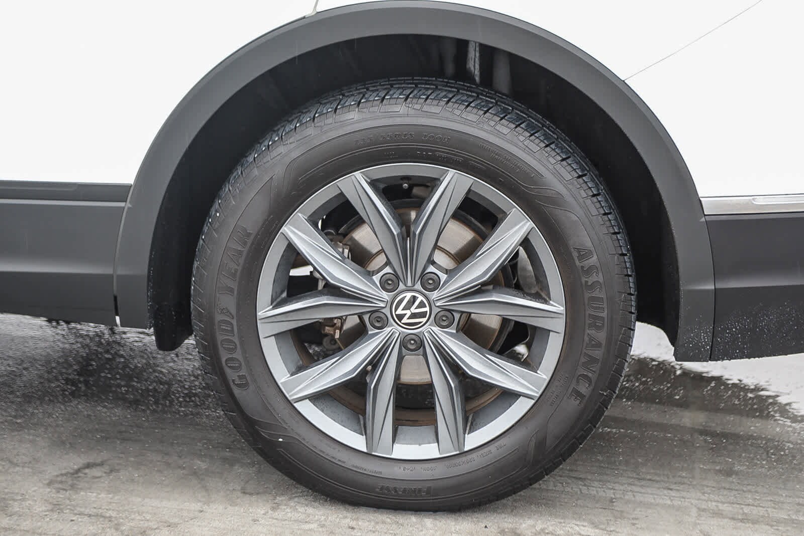 Thumbnail: 2022 Volkswagen Tiguan - 10