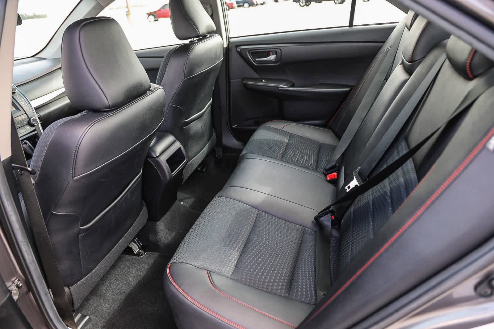 Thumbnail: 2015 Toyota Camry - 18