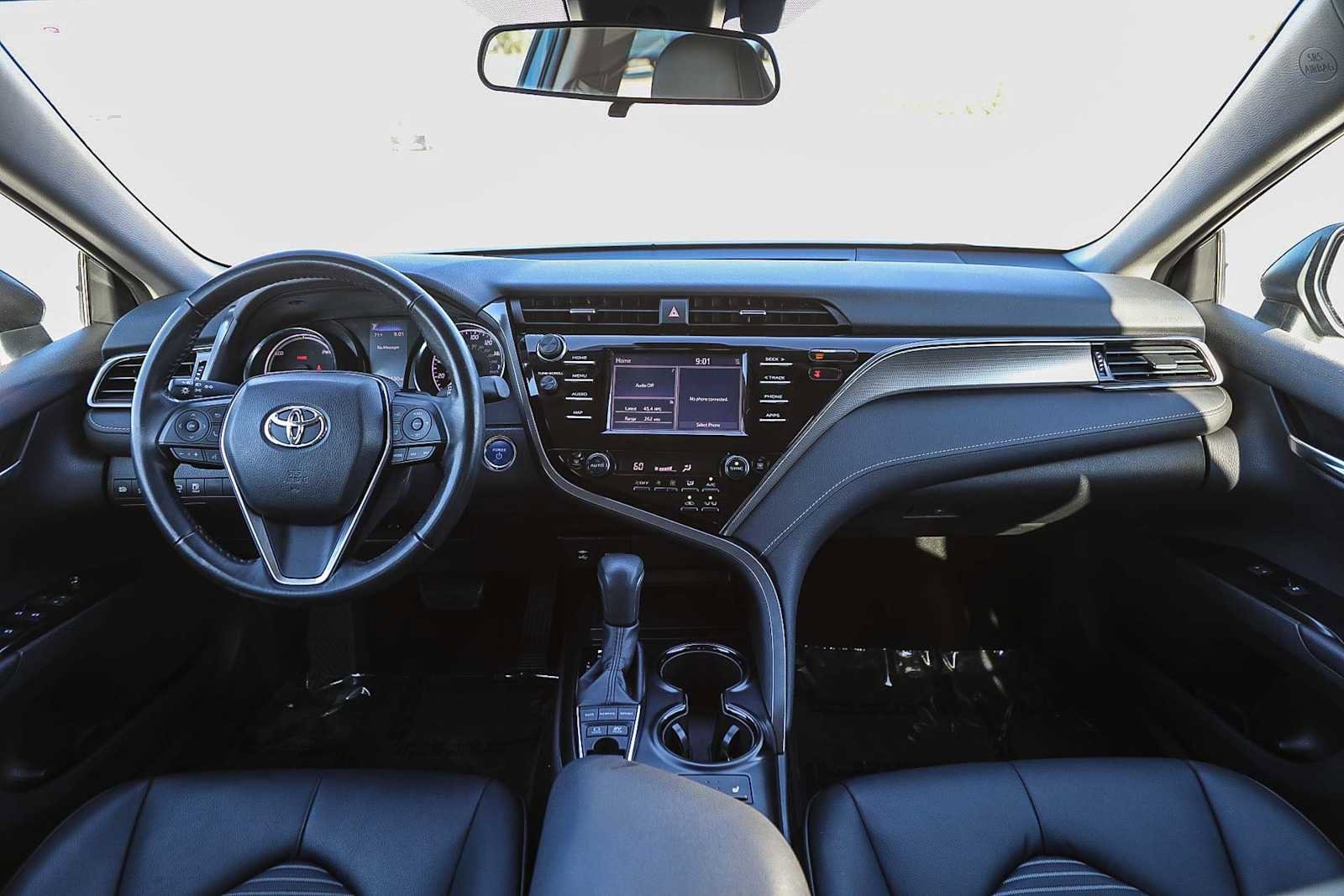Thumbnail: 2019 Toyota Camry - 11