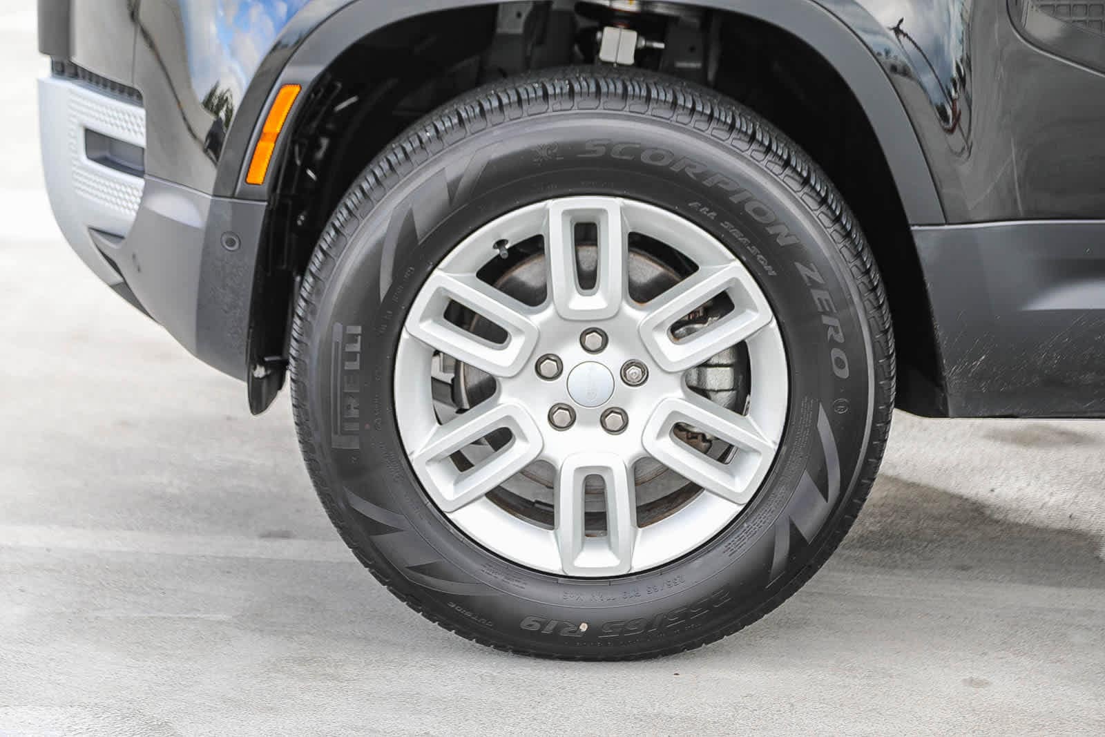 Thumbnail: 2024 Land Rover Defender - 10