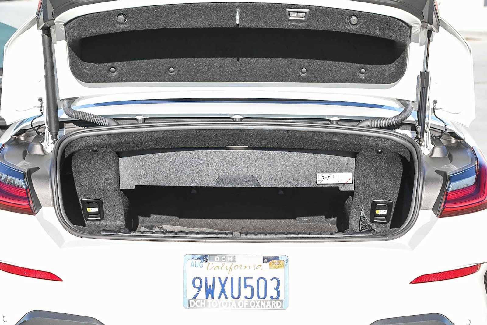 Thumbnail: 2024 BMW 8 Series - 31