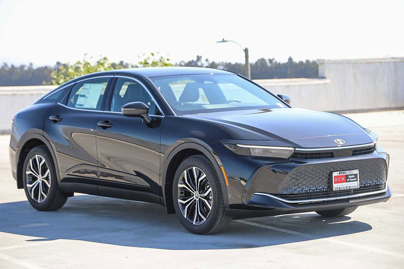 2026 Toyota Crown XLE photo 3