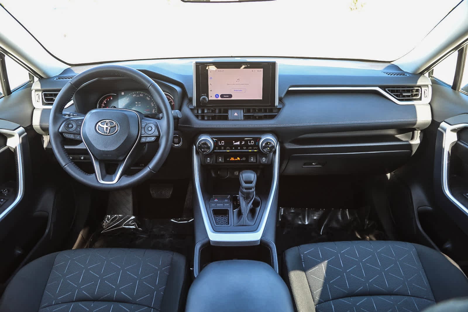 Thumbnail: 2025 Toyota RAV4 - 12