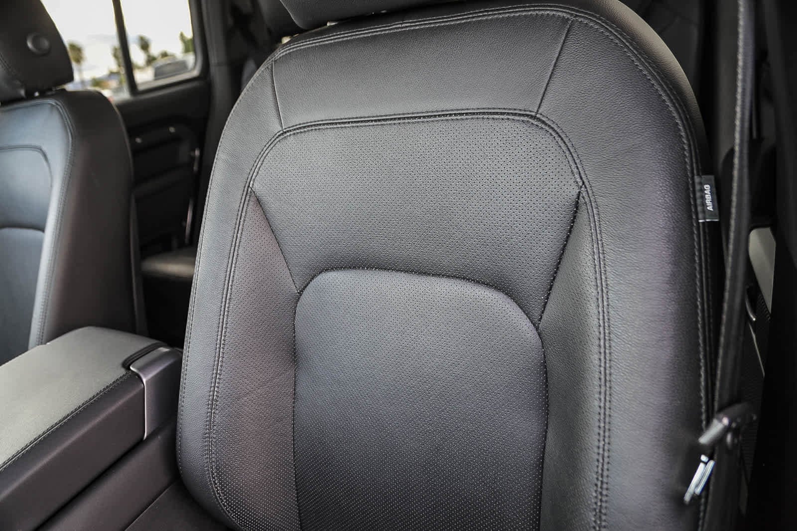 Thumbnail: 2024 Land Rover Defender - 24