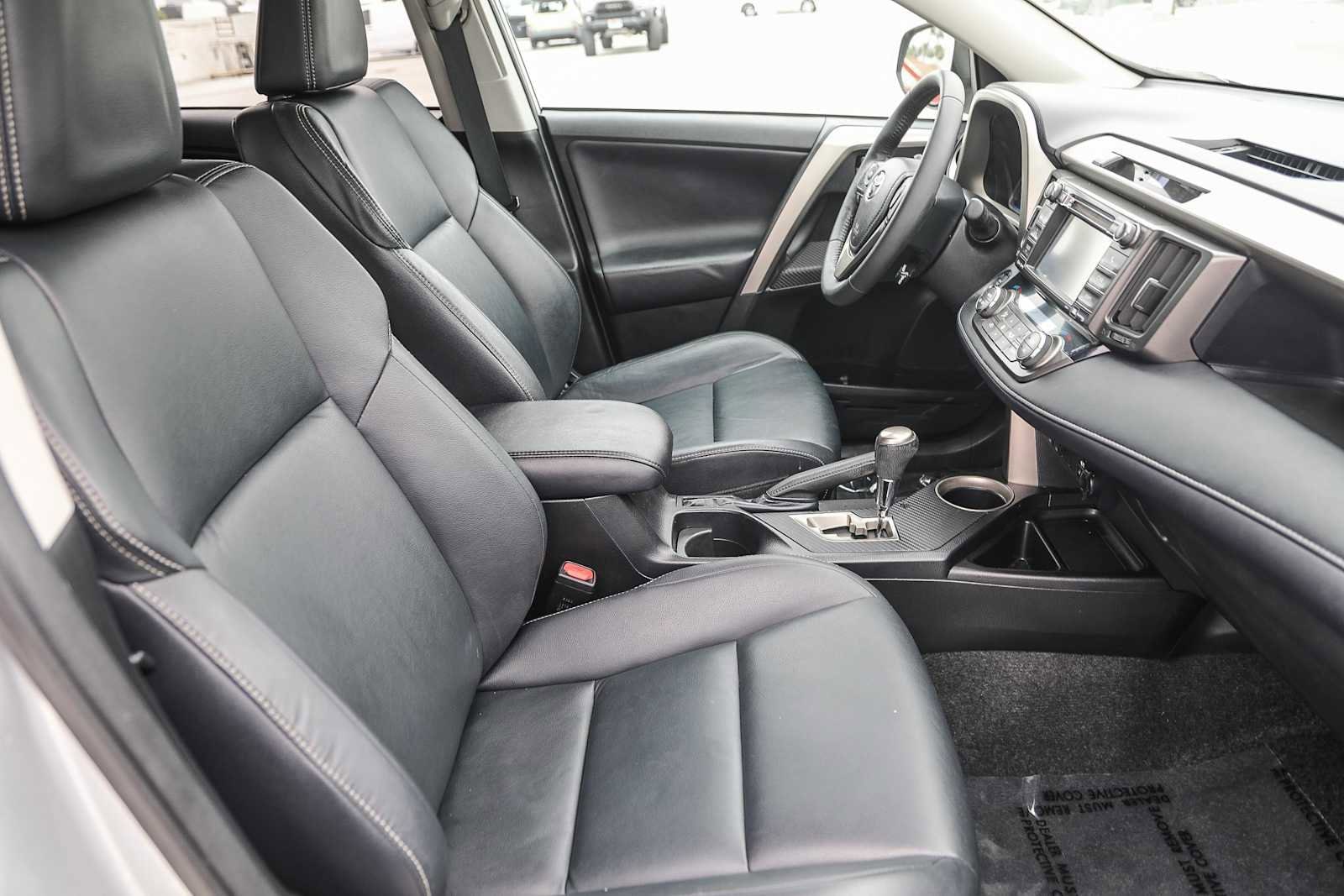 Thumbnail: 2013 Toyota RAV4 - 15