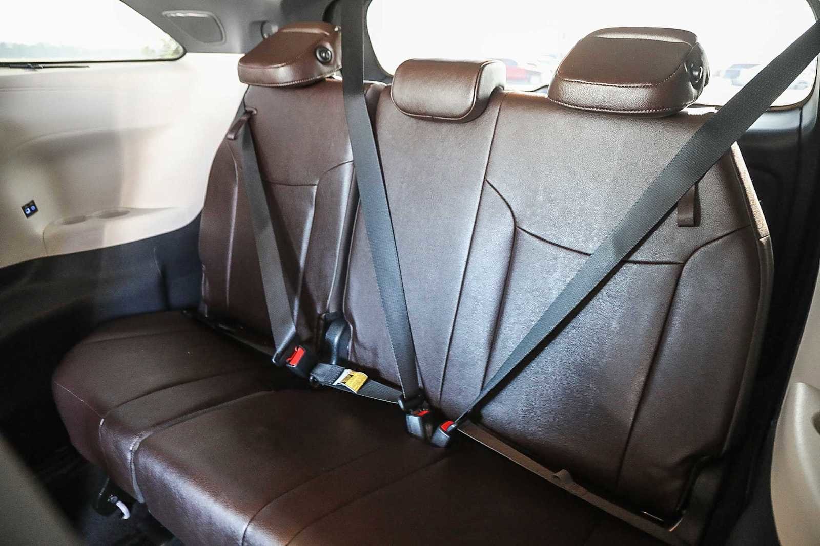 Thumbnail: 2024 Toyota Sienna - 19