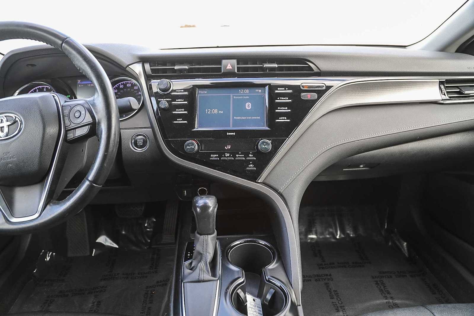 Thumbnail: 2020 Toyota Camry - 14