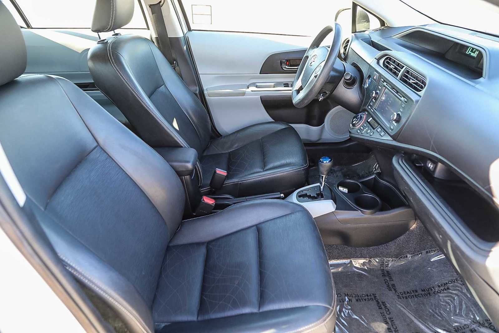 Thumbnail: 2012 Toyota Prius c - 16