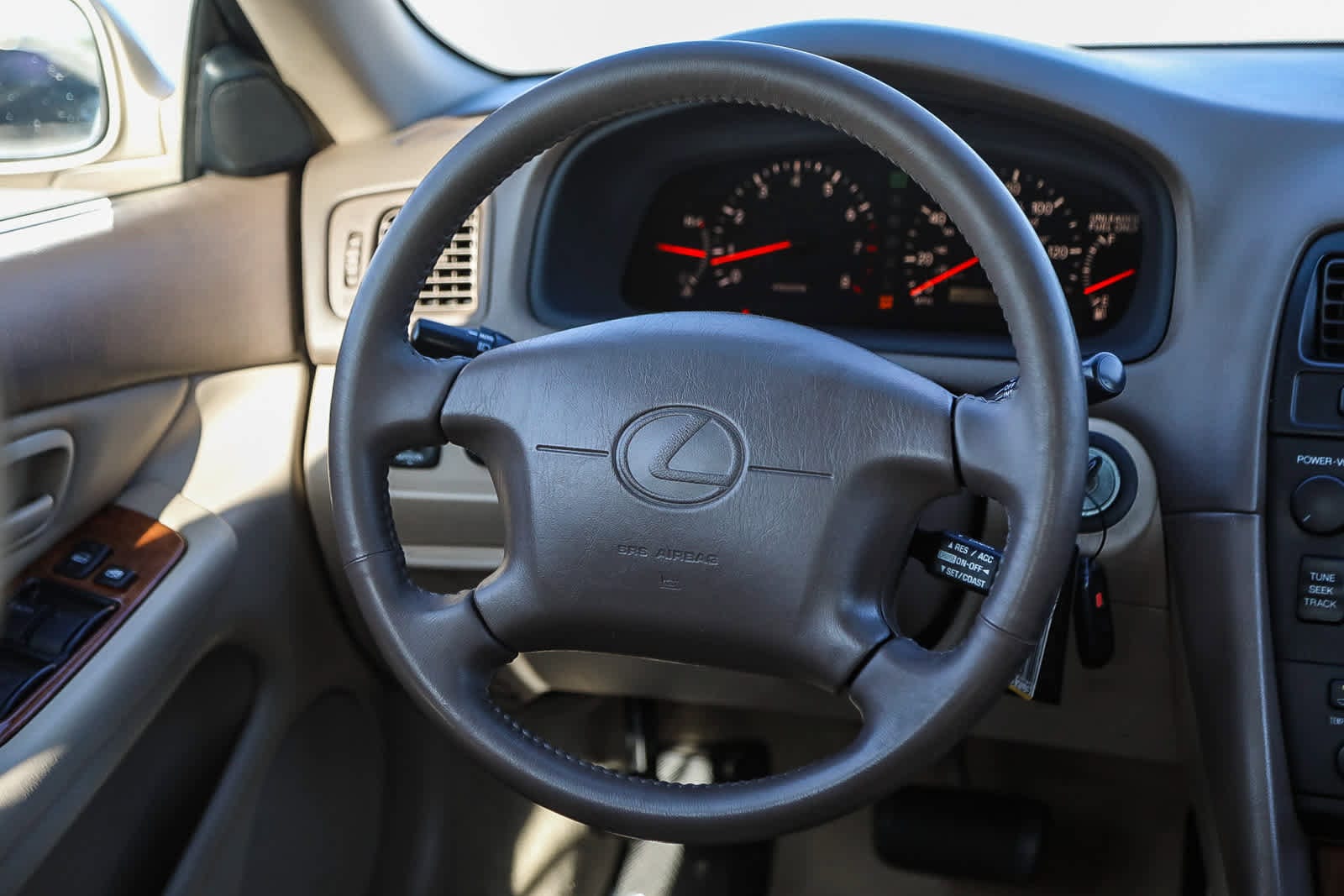 Thumbnail: 1997 Lexus ES - 14