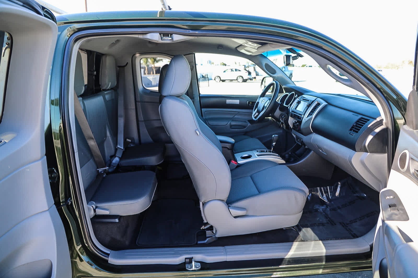 Thumbnail: 2013 Toyota Tacoma - 16