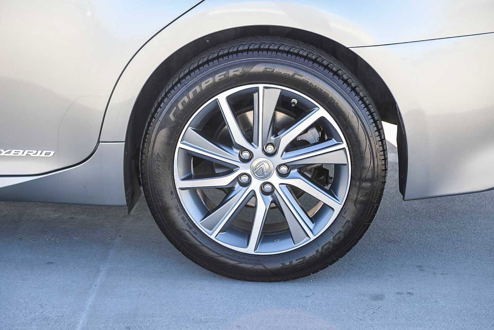 Thumbnail: 2016 Lexus ES - 11